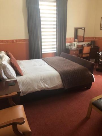 The Edwardian Lodge Guest House 솔즈베리 외부 사진